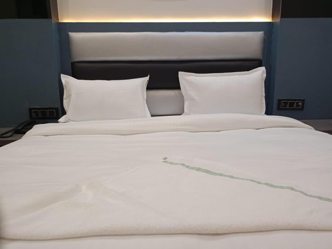 Hotel C & G At Connaught Palace 3*